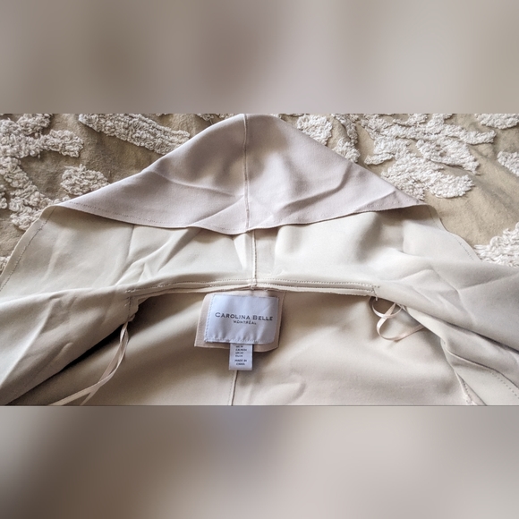 New, Carolina Belle MONTRÉAL Ivory Cardigan With A Hood, Large Pockets. Size M - Picture 6 of 10